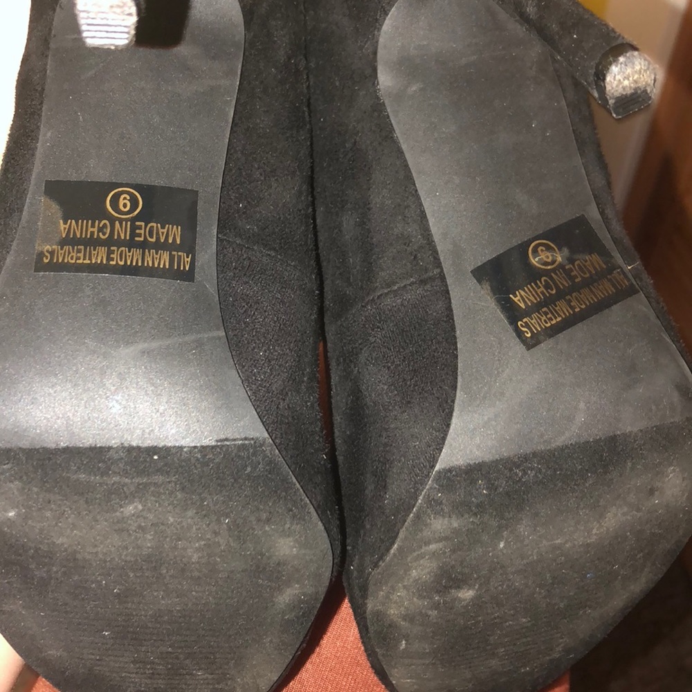 Heels - Picture 2 of 2